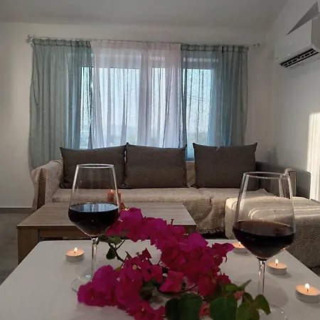 Sea & Olive Retreat شقة
