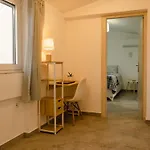 Sea & Olive Retreat Ziparion